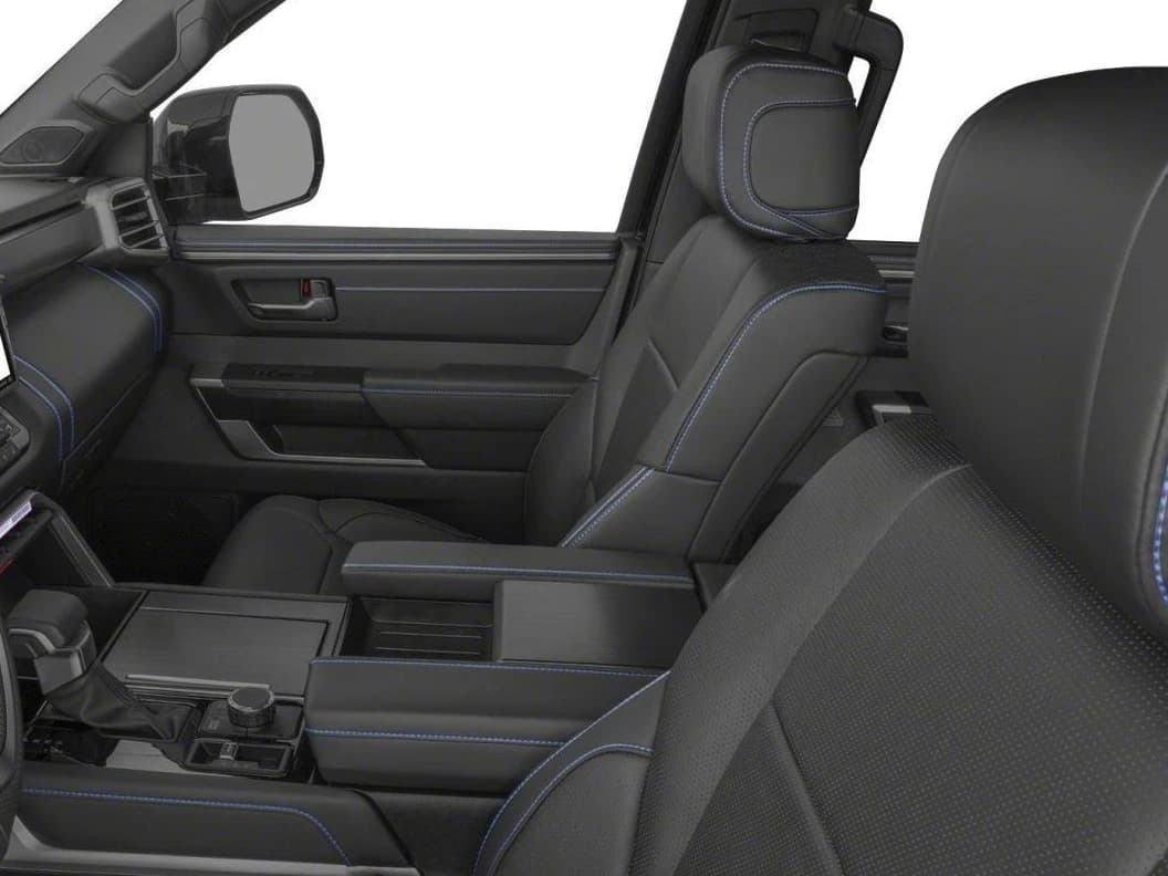 Toyota Tundra 4WD Platinum CrewMax 5.5' Bed (Natl) 2026 — side view