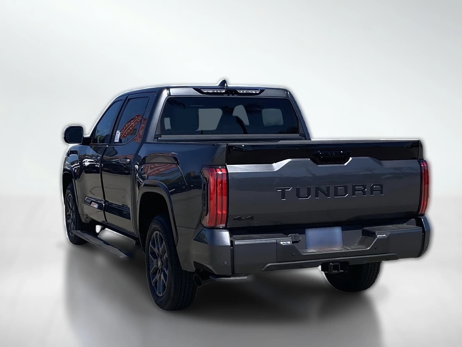 Toyota Tundra 4WD Platinum CrewMax 5.5' Bed (Natl) 2026 — side view