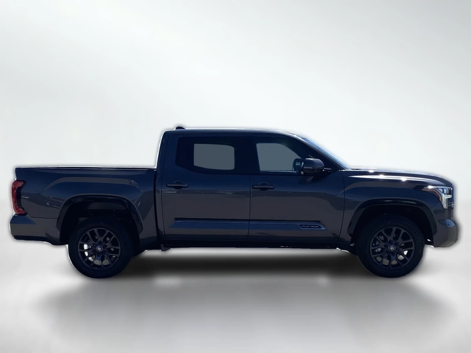 Toyota Tundra 4WD Platinum CrewMax 5.5' Bed (Natl) 2026 — side view