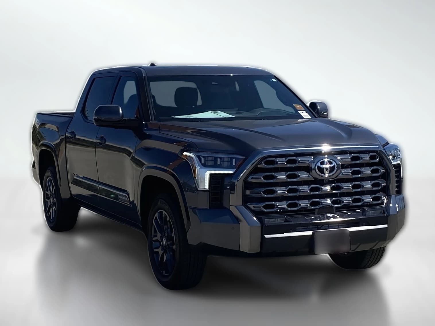 Toyota Tundra 4WD Platinum CrewMax 5.5' Bed (Natl) 2026 — side view