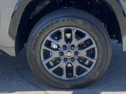 Toyota Tundra 4WD Platinum CrewMax 5.5' Bed (Natl) 2026 — side view