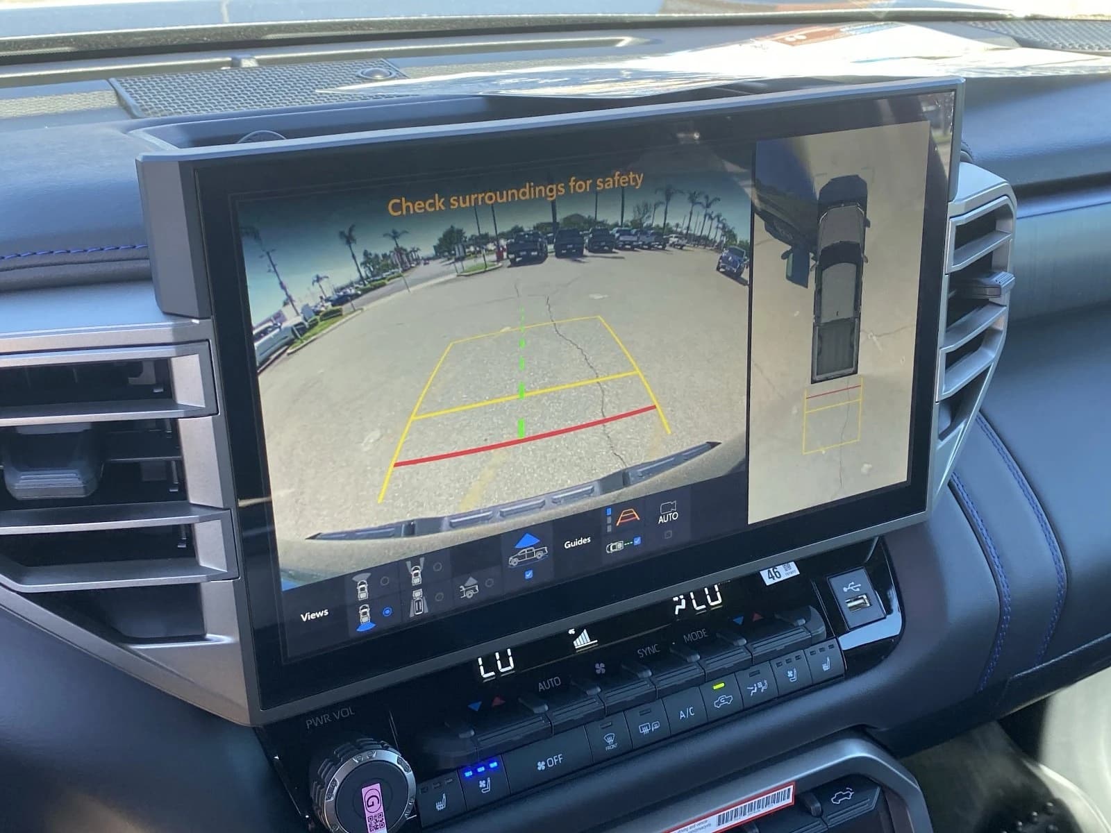 Toyota Tundra 4WD Platinum CrewMax 5.5' Bed (Natl) 2026 — side view
