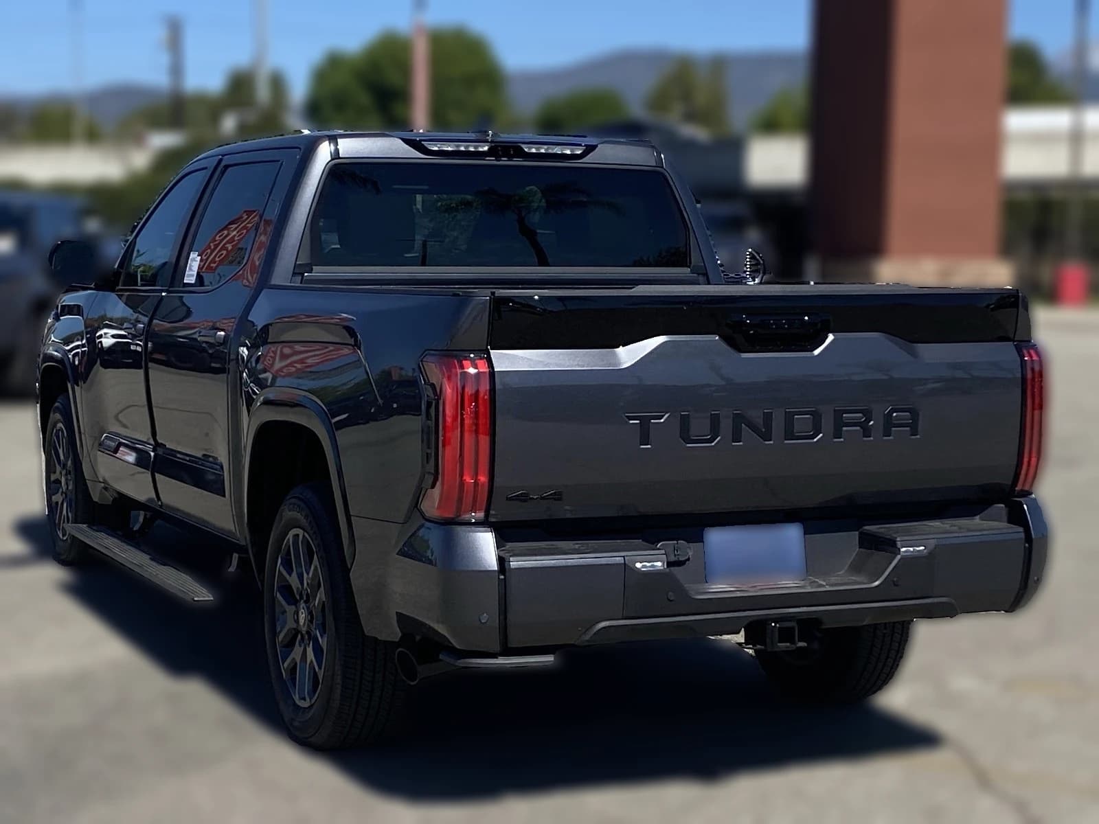 Toyota Tundra 4WD Platinum CrewMax 5.5' Bed (Natl) 2026 — side view