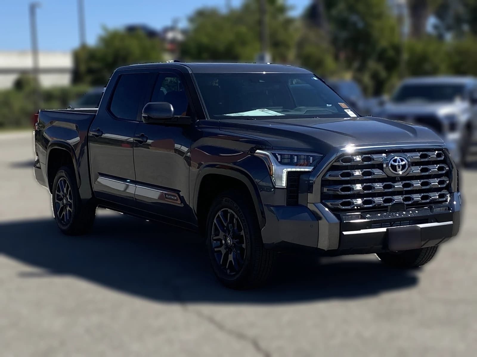 Toyota Tundra 4WD Platinum CrewMax 5.5' Bed (Natl) 2026 — side view