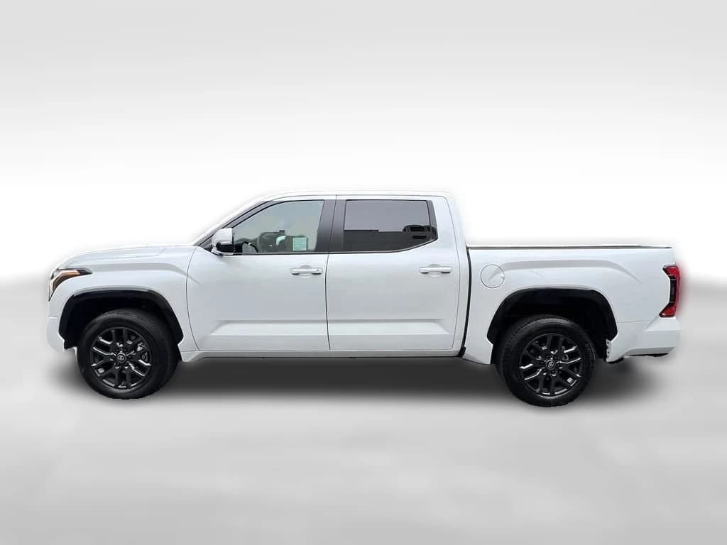 Toyota Tundra 4WD Platinum CrewMax 5.5' Bed (Natl) 2026 — side view