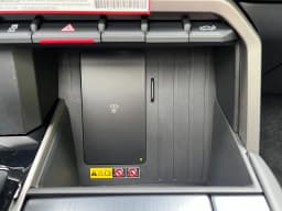 Toyota Tundra 4WD Platinum CrewMax 5.5' Bed (Natl) 2026 — side view