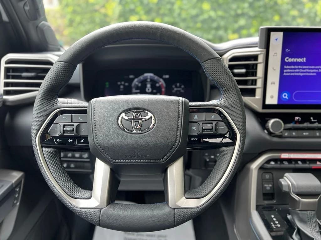 Toyota Tundra 4WD Platinum CrewMax 5.5' Bed (Natl) 2026 — side view