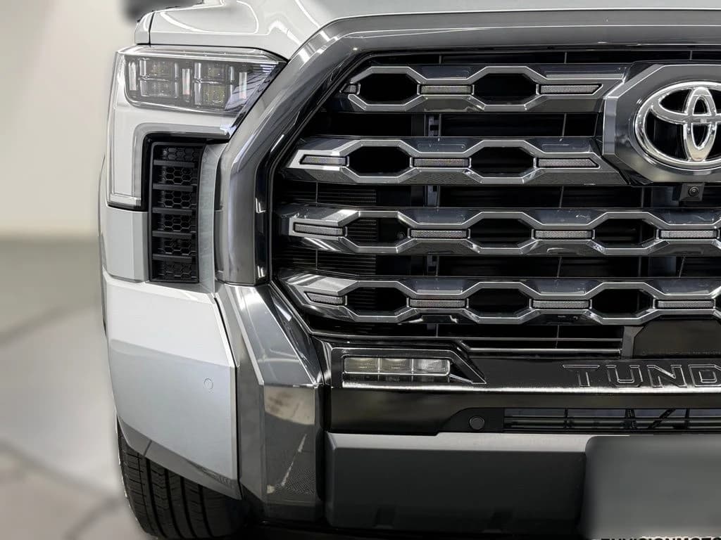 Toyota Tundra 4WD Platinum CrewMax 5.5' Bed (Natl) 2026 — side view