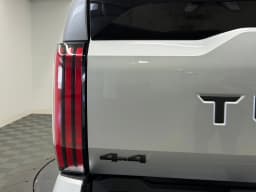 Toyota Tundra 4WD Platinum CrewMax 5.5' Bed (Natl) 2026 — side view