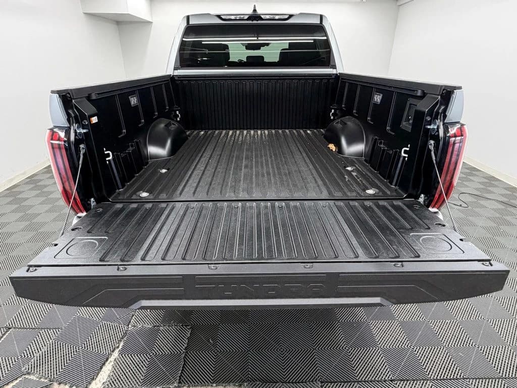 Toyota Tundra 4WD Platinum CrewMax 5.5' Bed (Natl) 2026 — side view