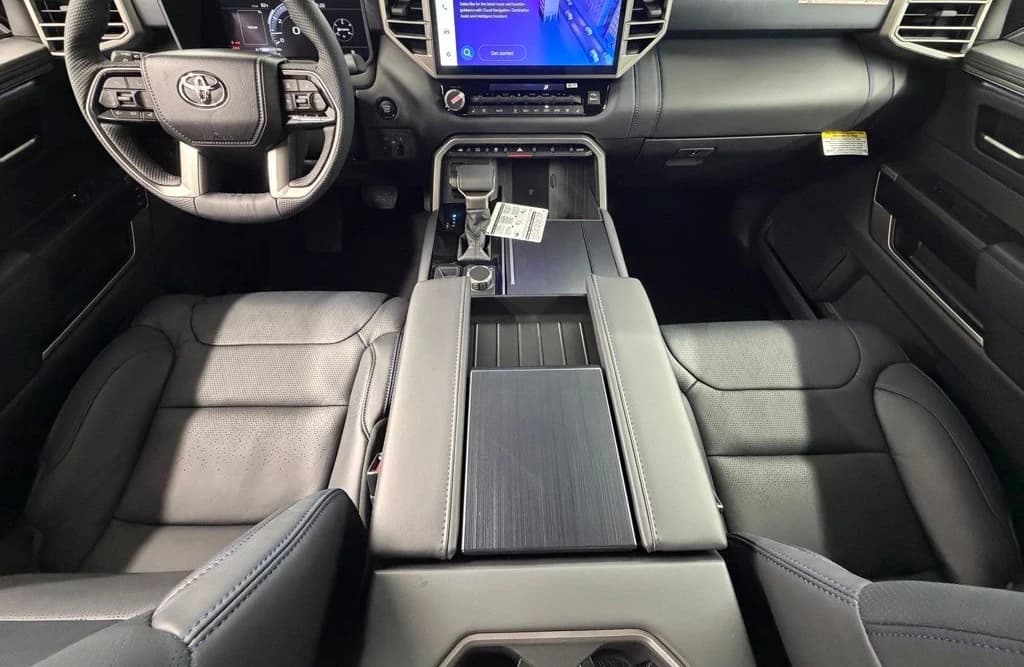 Toyota Tundra 4WD Platinum CrewMax 5.5' Bed (Natl) 2026 — side view