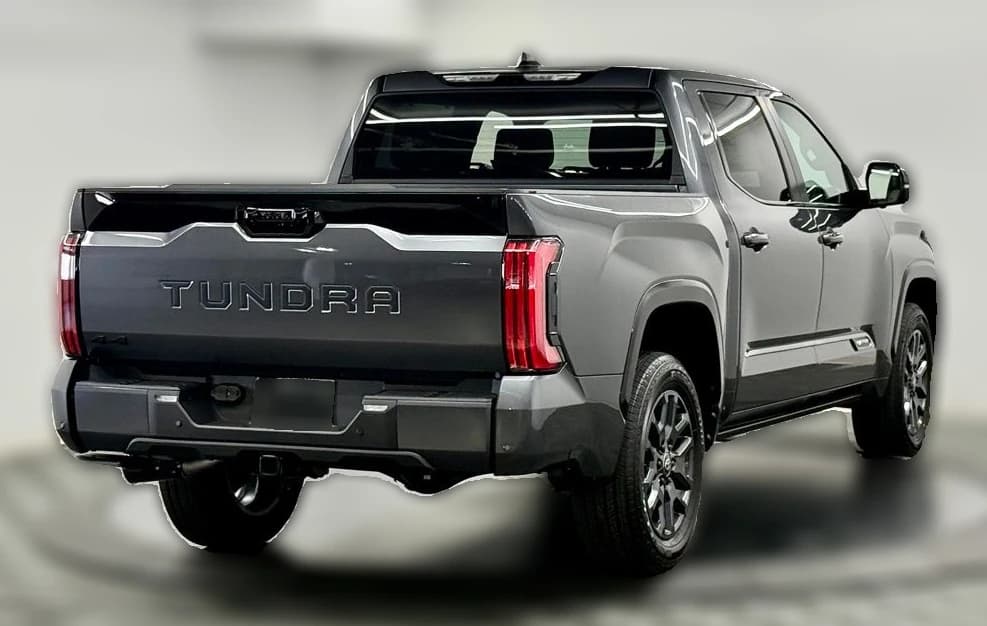 Toyota Tundra 4WD Platinum CrewMax 5.5' Bed (Natl) 2026 — side view