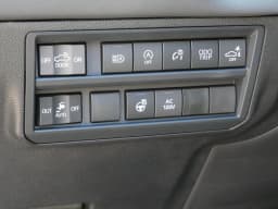 Toyota Tundra 4WD Platinum CrewMax 5.5' Bed (Natl) 2026 — side view
