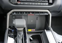Toyota Tundra 4WD Platinum CrewMax 6.5' Bed (Natl) 2026 — side view