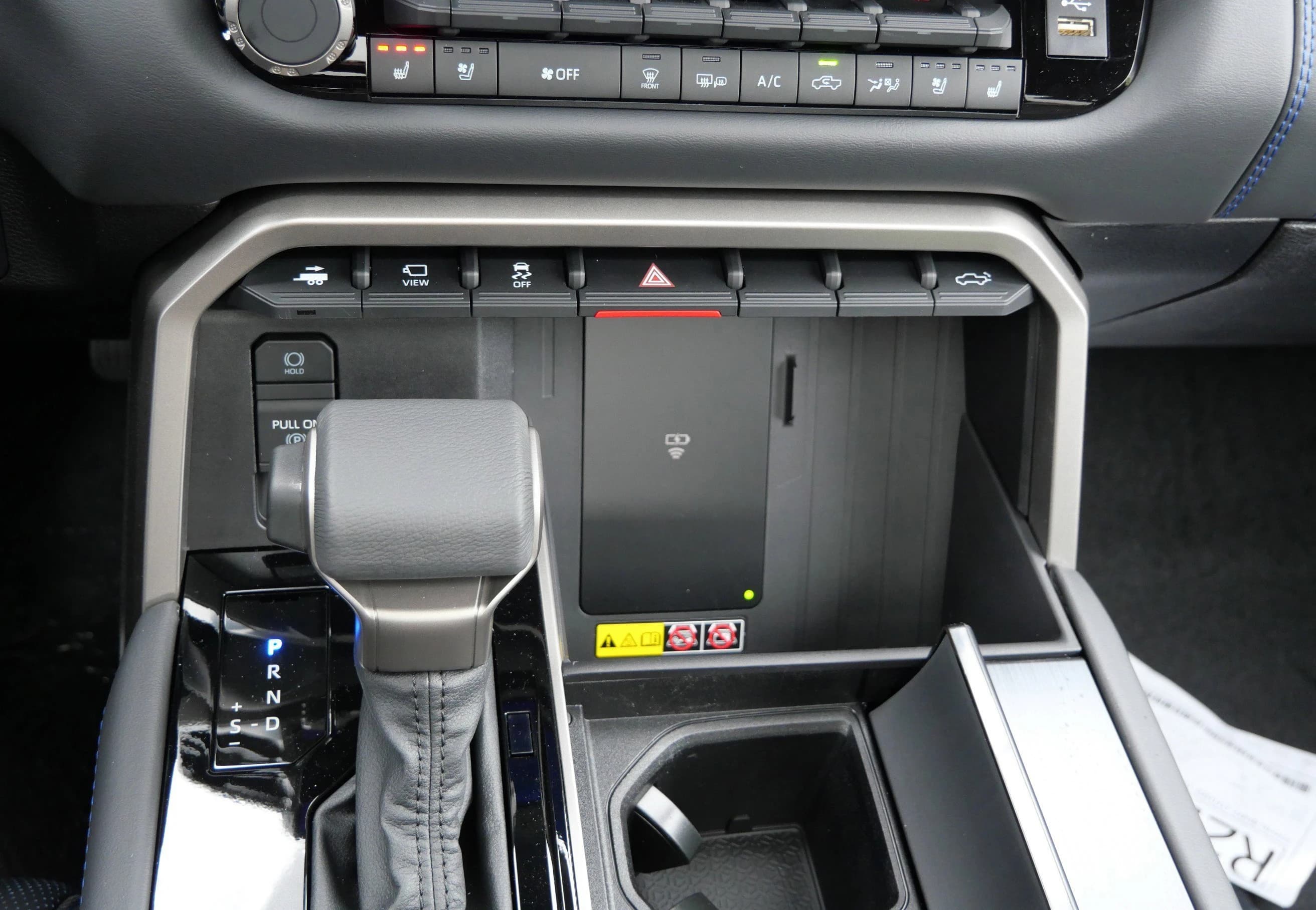 Toyota Tundra 4WD Platinum CrewMax 6.5' Bed (Natl) 2026 — side view