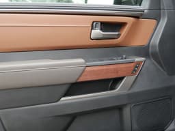 Toyota Tundra 4WD Platinum CrewMax 6.5' Bed (Natl) 2026 — side view