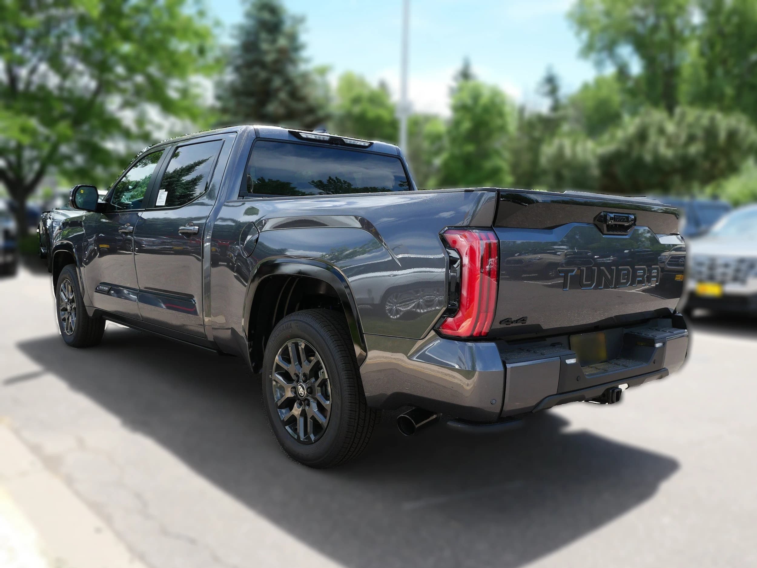 Toyota Tundra 4WD Platinum CrewMax 6.5' Bed (Natl) 2026 — side view