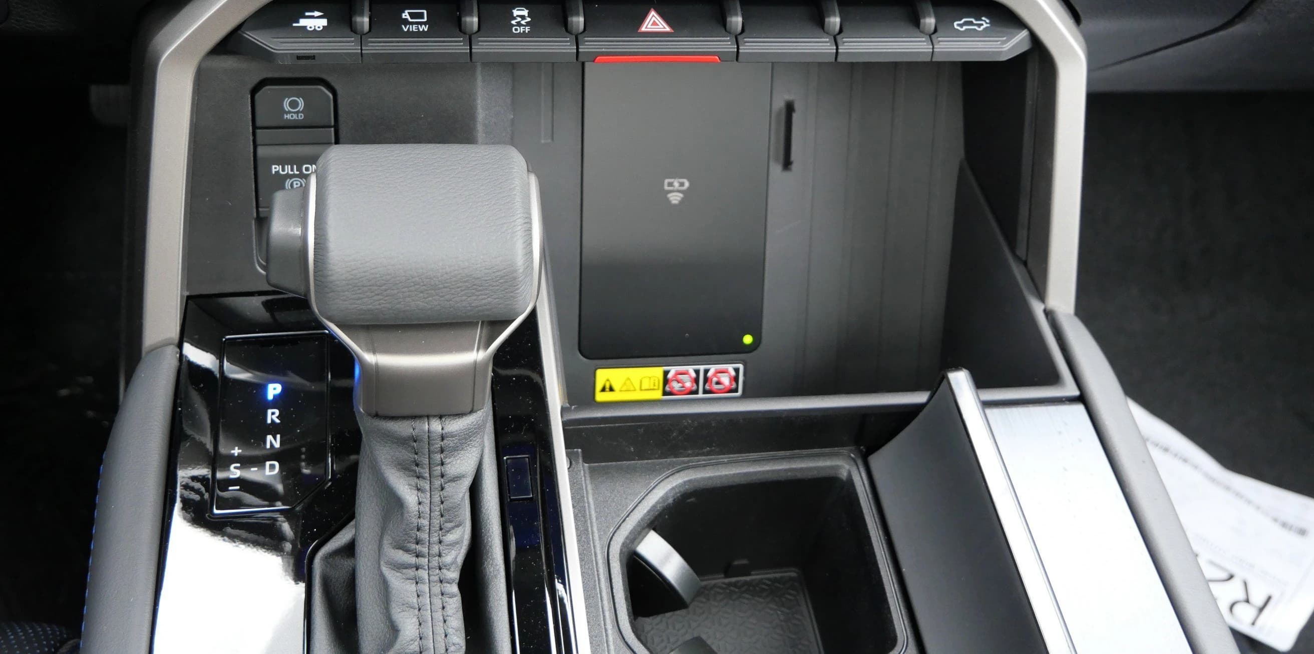Toyota Tundra 4WD Platinum CrewMax 6.5' Bed (Natl) 2026 — side view