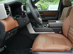 Toyota Tundra 4WD Platinum CrewMax 6.5' Bed (Natl) 2026 — side view
