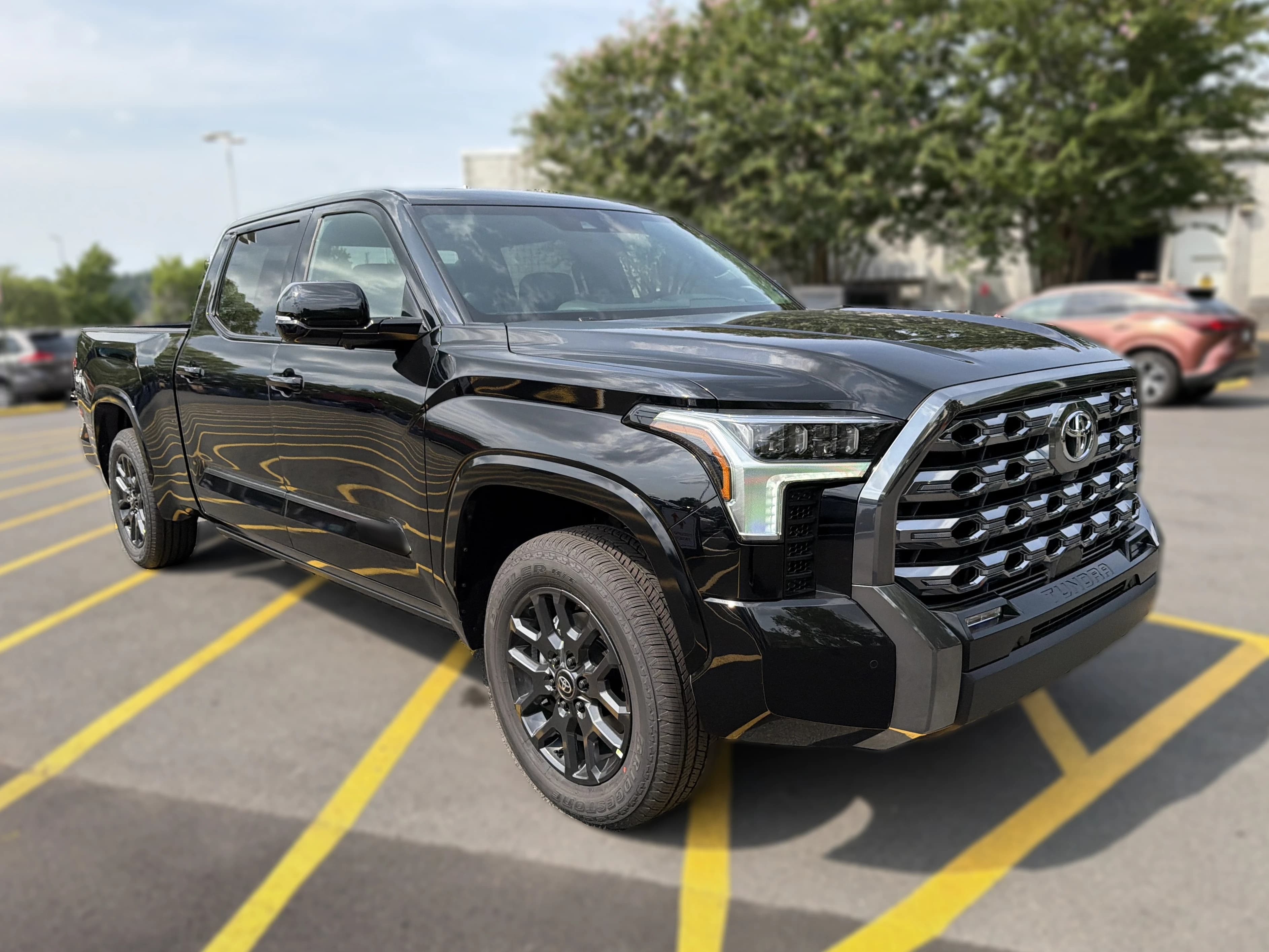 Toyota Tundra 4WD Platinum CrewMax 6.5' Bed (Natl) 2026 — side view