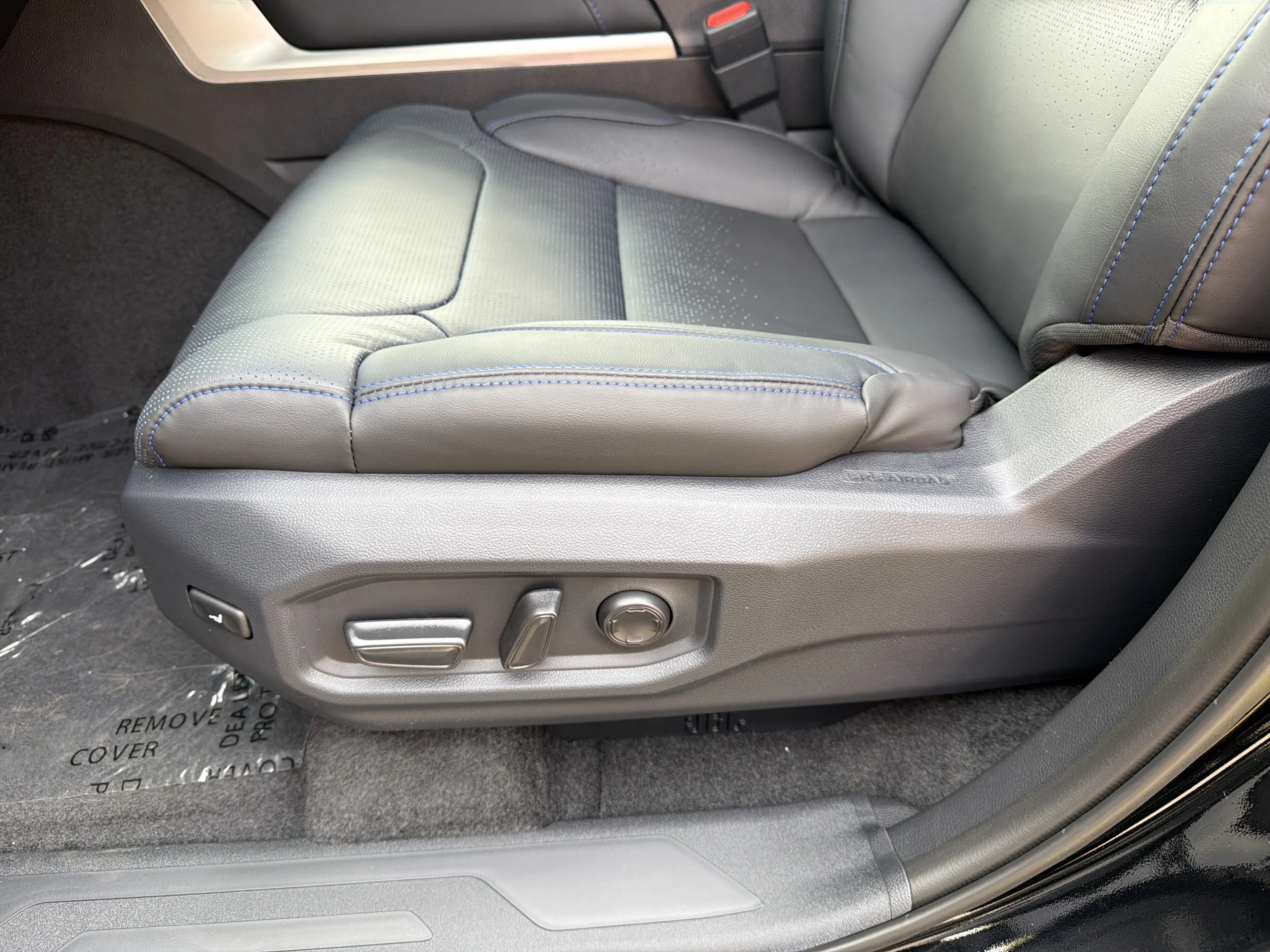 Toyota Tundra 4WD Platinum CrewMax 6.5' Bed (Natl) 2026 — side view