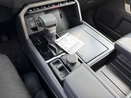 Toyota Tundra 4WD Platinum CrewMax 6.5' Bed (Natl) 2026 — side view