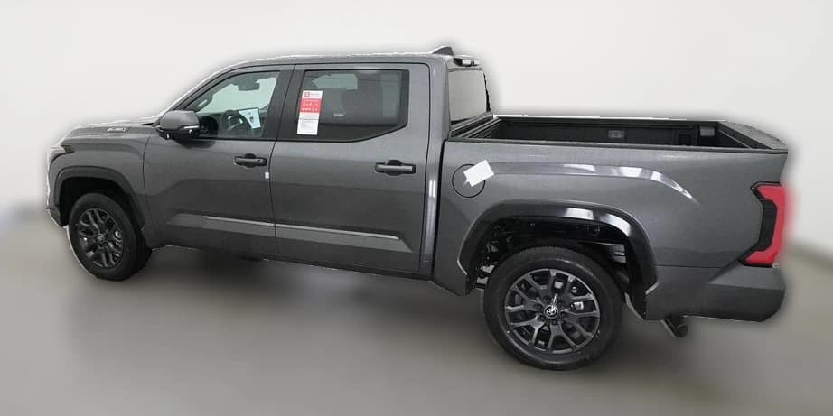 Toyota Tundra 4WD Platinum Hybrid CrewMax 5.5' Bed (Natl) 2025 — side view