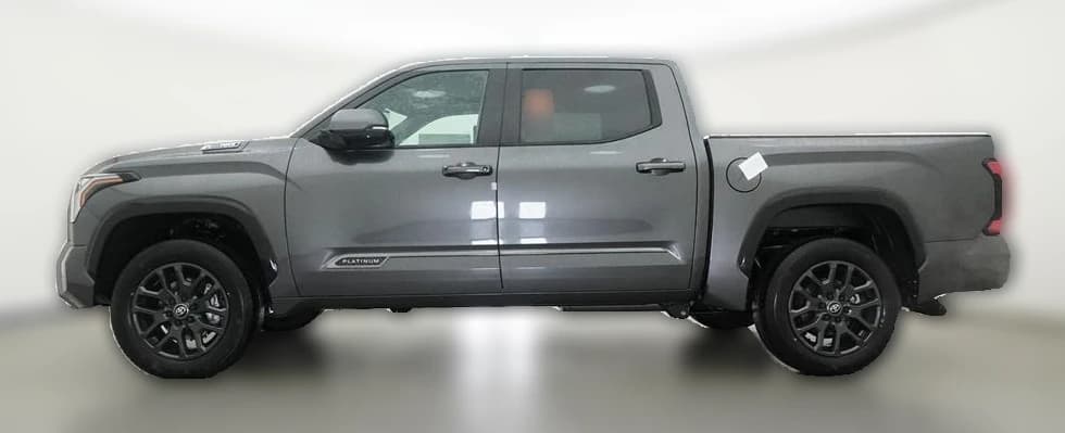 Toyota Tundra 4WD Platinum Hybrid CrewMax 5.5' Bed (Natl) 2025 — side view