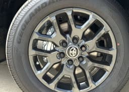 Toyota Tundra 4WD Platinum Hybrid CrewMax 5.5' Bed (Natl) 2026 — side view