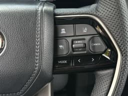 Toyota Tundra 4WD Platinum Hybrid CrewMax 5.5' Bed (Natl) 2026 — side view