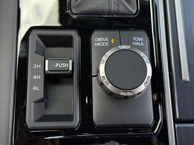 Toyota Tundra 4WD Platinum Hybrid CrewMax 5.5' Bed (Natl) 2026 — side view