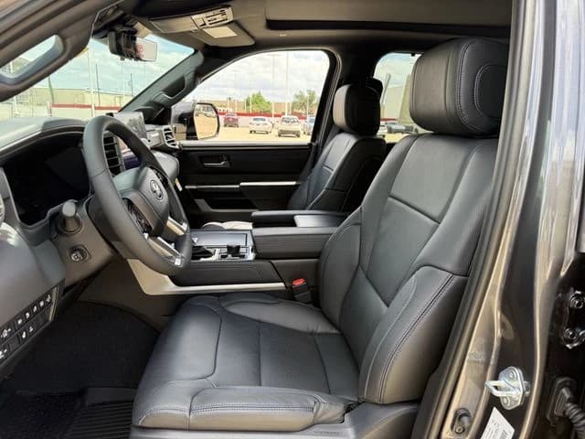 Toyota Tundra 4WD Platinum Hybrid CrewMax 5.5' Bed (Natl) 2026 — side view
