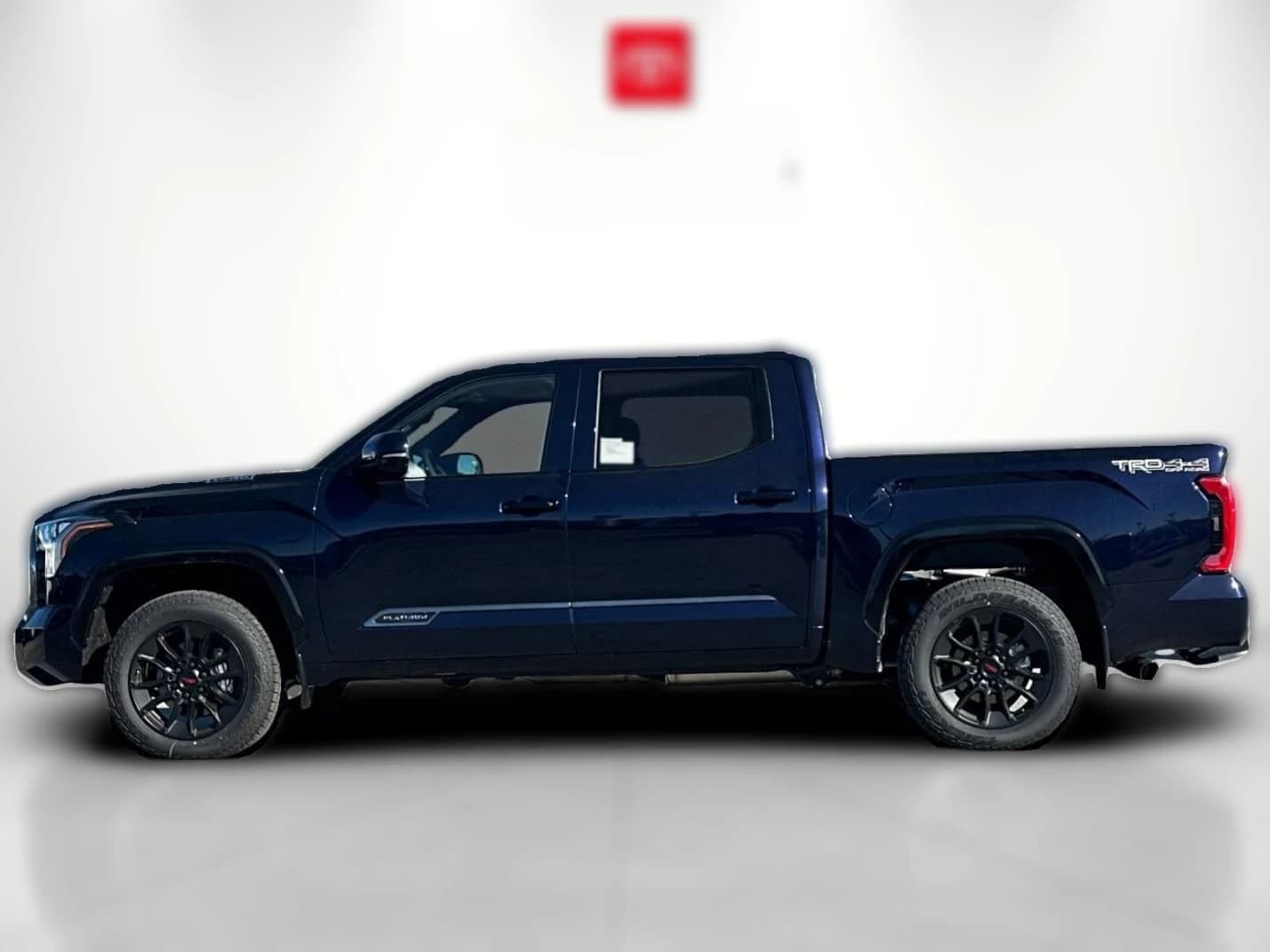 Toyota Tundra 4WD Platinum Hybrid CrewMax 5.5' Bed (Natl) 2026 — side view