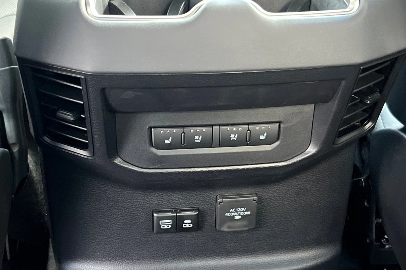 Toyota Tundra 4WD Platinum Hybrid CrewMax 5.5' Bed (Natl) 2026 — side view