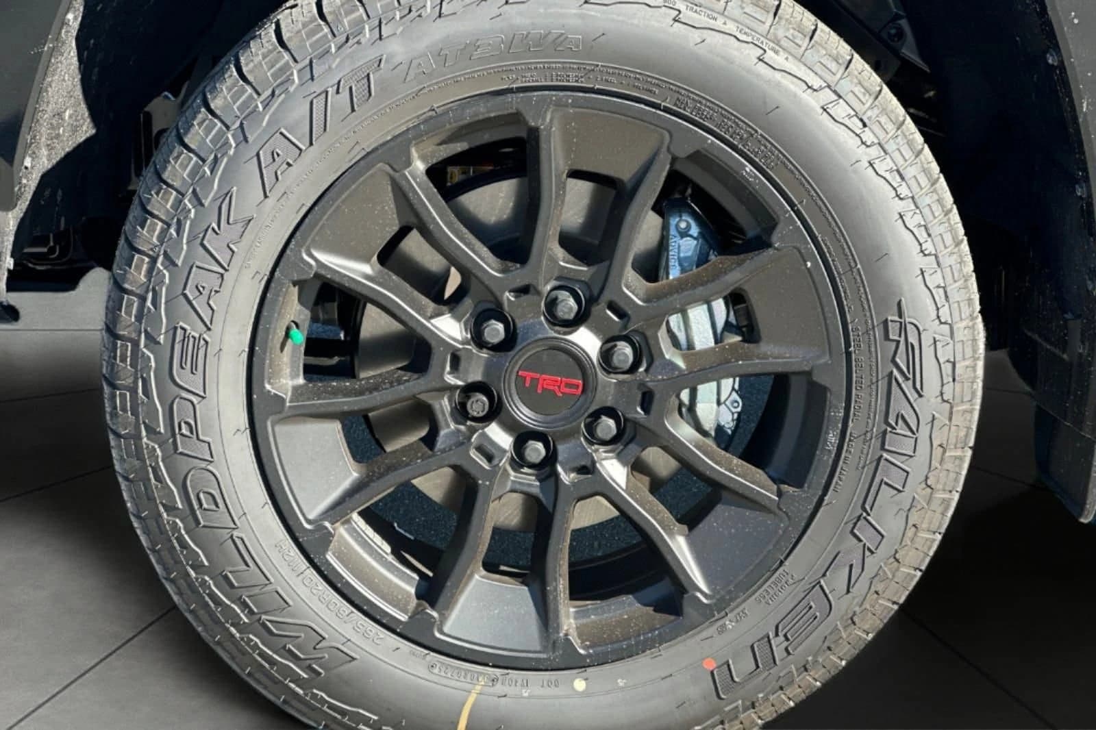 Toyota Tundra 4WD Platinum Hybrid CrewMax 5.5' Bed (Natl) 2026 — side view