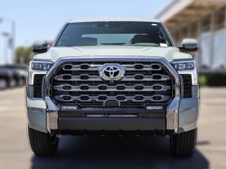 Toyota Tundra 4WD Platinum Hybrid CrewMax 5.5' Bed (Natl)