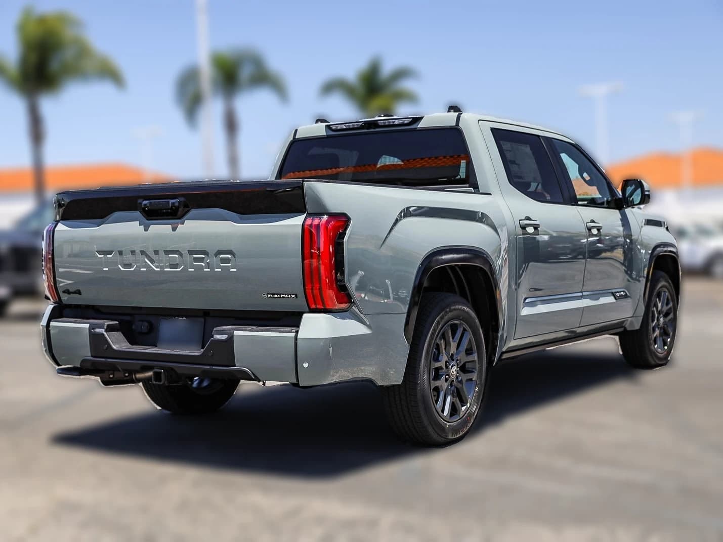 Toyota Tundra 4WD Platinum Hybrid CrewMax 5.5' Bed (Natl) 2026 — side view