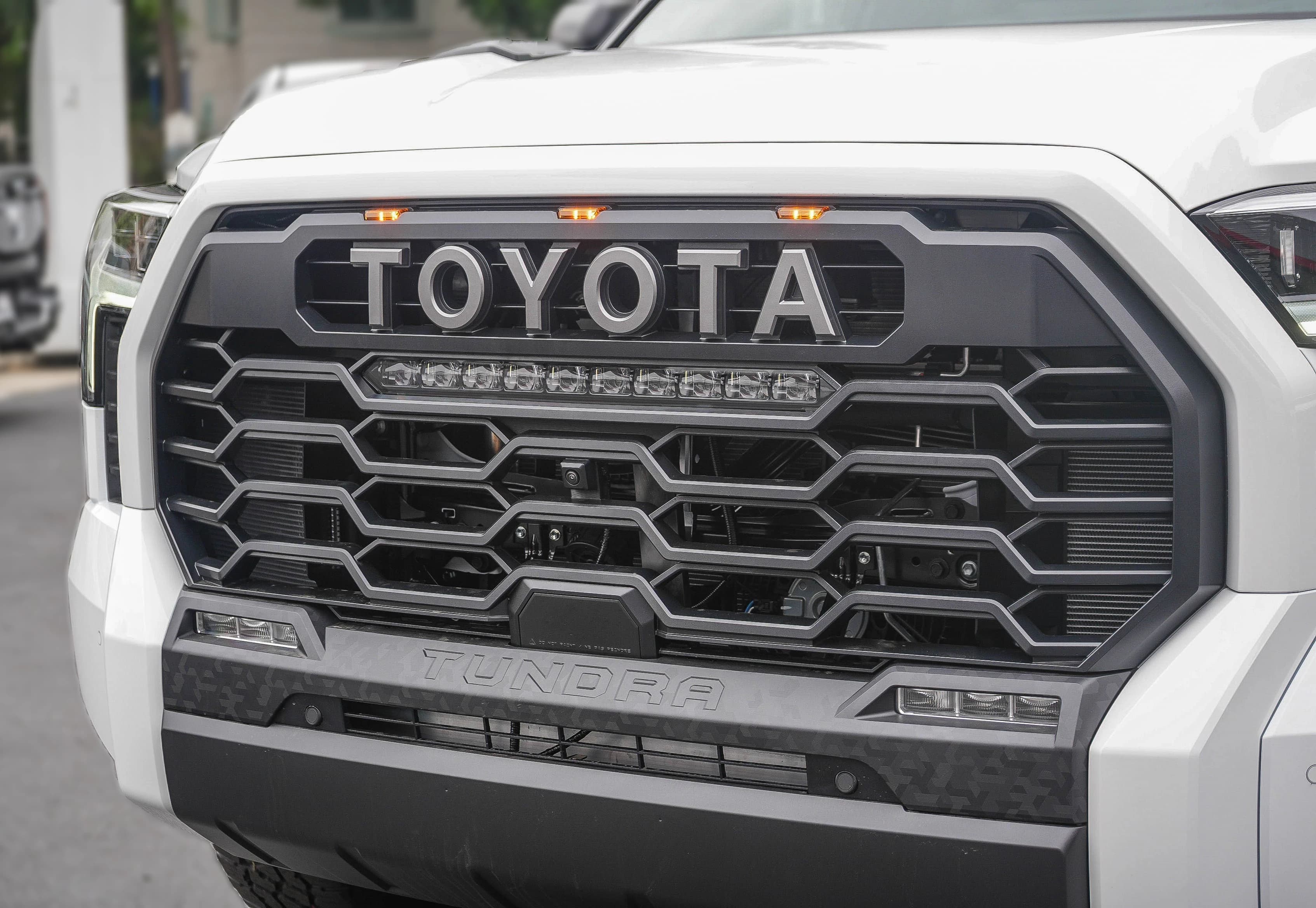 Toyota Tundra 4WD TRD Pro Hybrid CrewMax 5.5' Bed (Natl) 2026 — side view