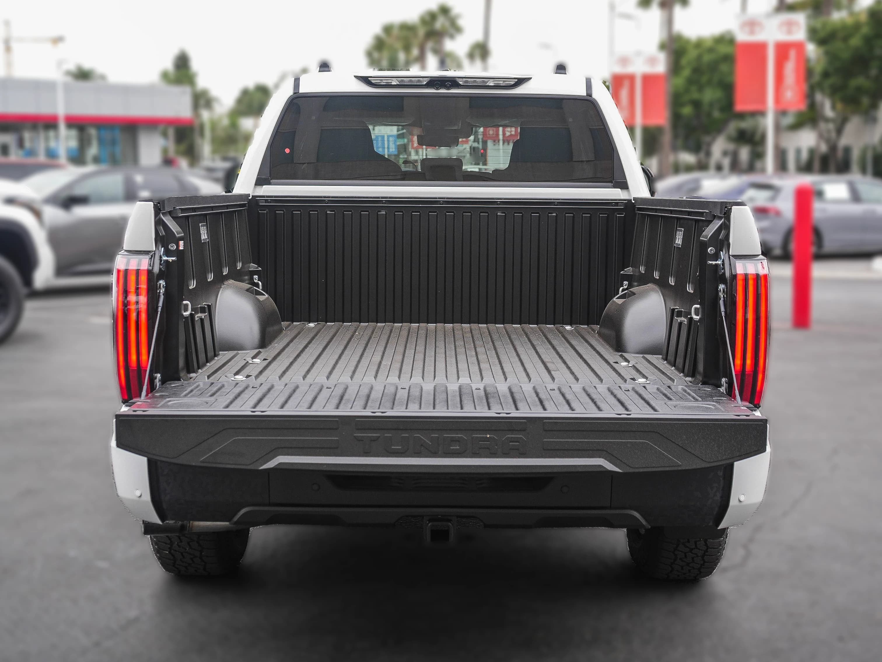 Toyota Tundra 4WD TRD Pro Hybrid CrewMax 5.5' Bed (Natl) 2026 — side view