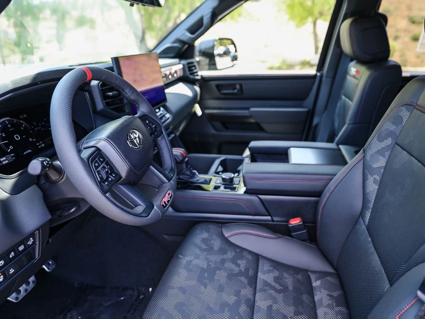 Toyota Tundra 4WD TRD Pro Hybrid CrewMax 5.5' Bed (Natl) 2026 — side view