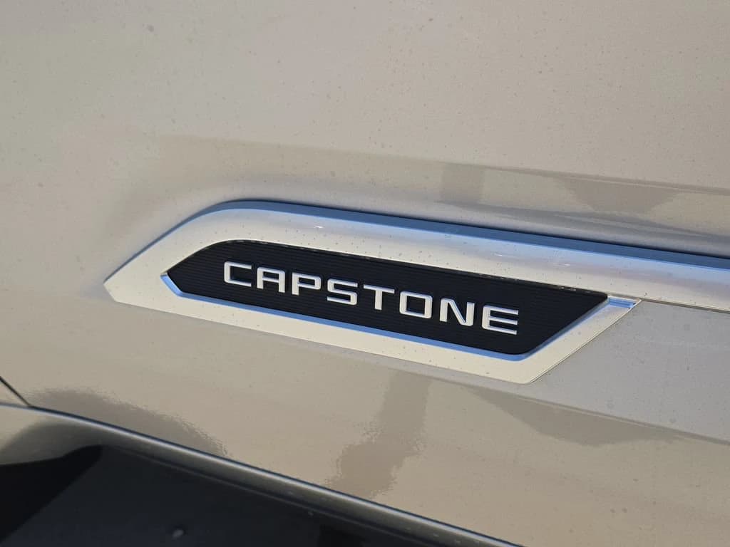 Toyota Tundra 4WD Capstone Hybrid CrewMax 5.5' Bed (Natl) 2026 — side view