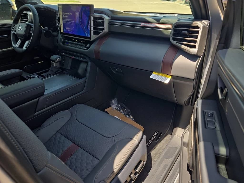 Toyota Tundra 4WD Capstone Hybrid CrewMax 5.5' Bed (Natl) 2026 — side view