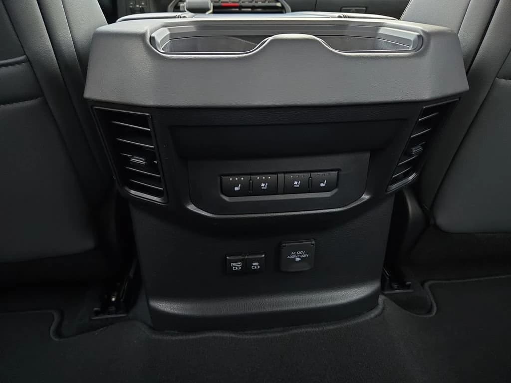 Toyota Tundra 4WD Capstone Hybrid CrewMax 5.5' Bed (Natl) 2026 — side view