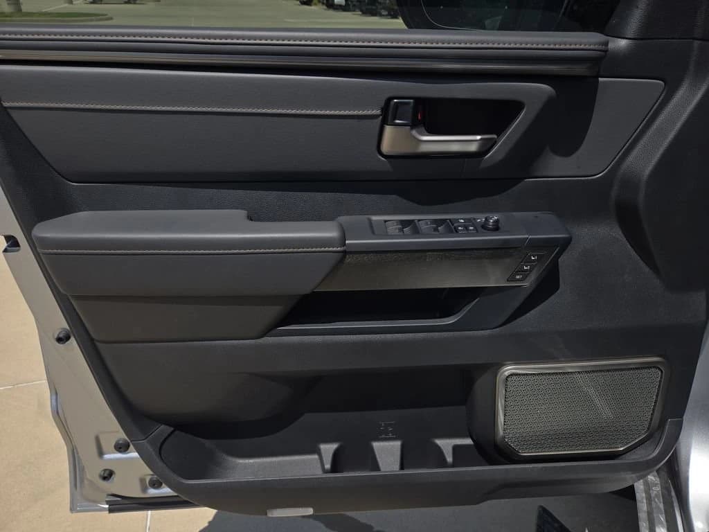 Toyota Tundra 4WD Capstone Hybrid CrewMax 5.5' Bed (Natl) 2026 — side view