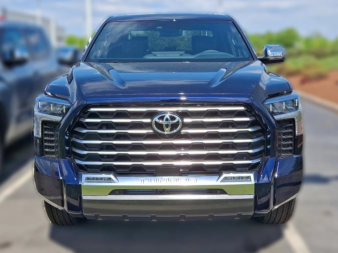 Toyota Tundra 4WD Capstone Hybrid CrewMax 5.5' Bed (Natl) 2026 — side view