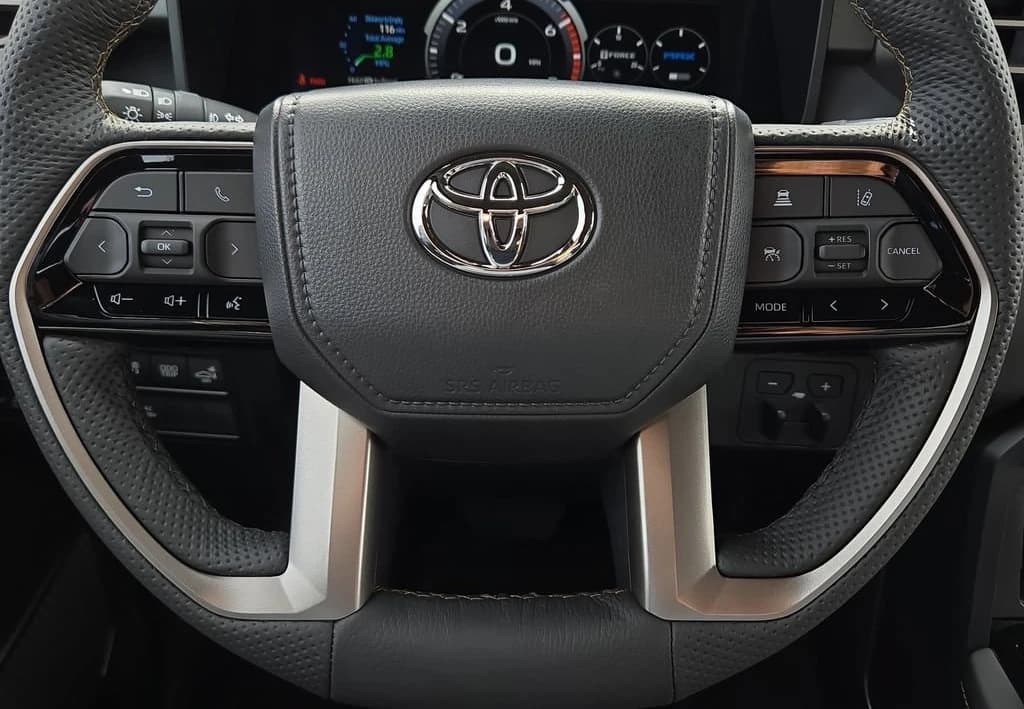Toyota Tundra 4WD Capstone Hybrid CrewMax 5.5' Bed (Natl) 2026 — side view