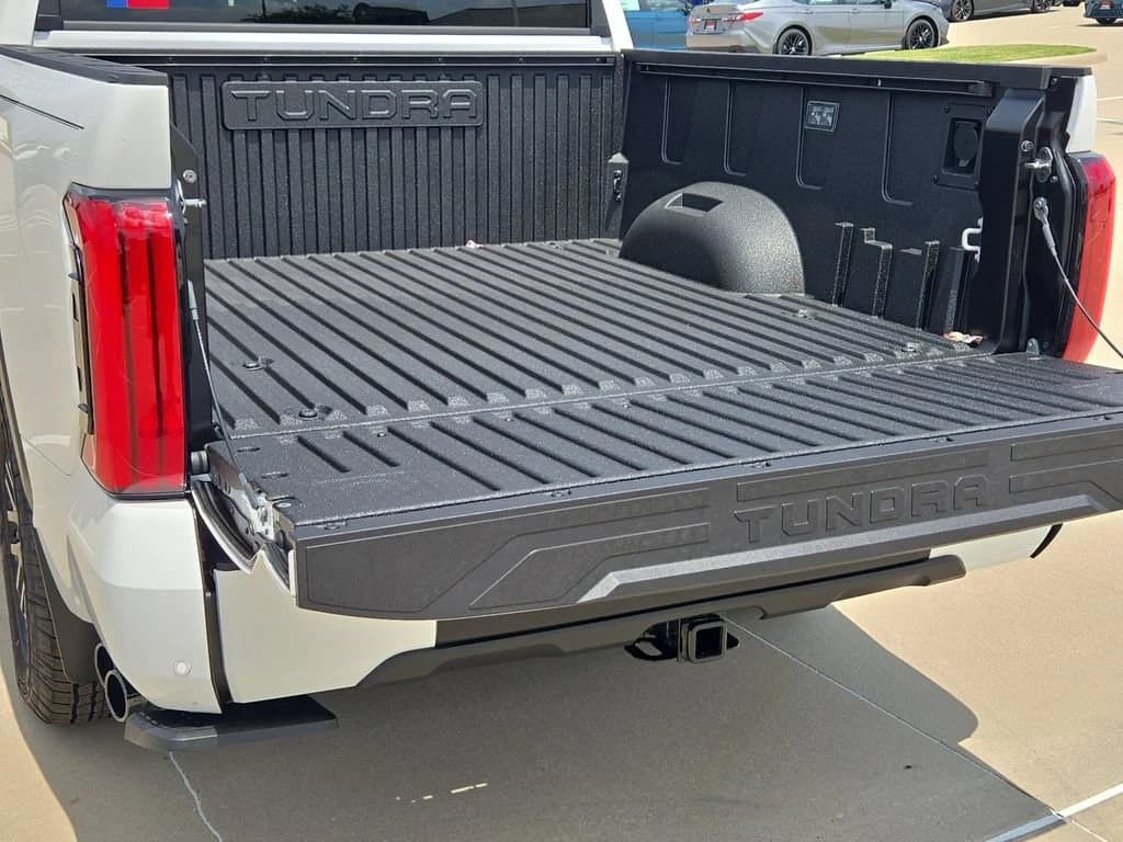 Toyota Tundra 4WD Limited CrewMax 5.5' Bed (Natl) 2026 — side view