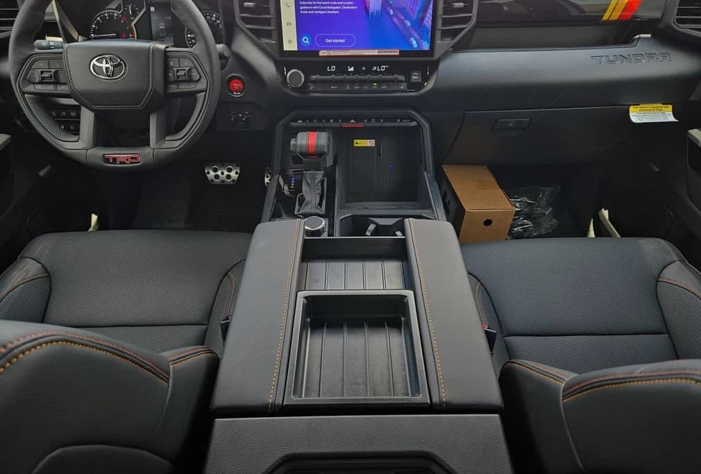 Toyota Tundra 4WD Limited CrewMax 5.5' Bed (Natl) 2026 — side view