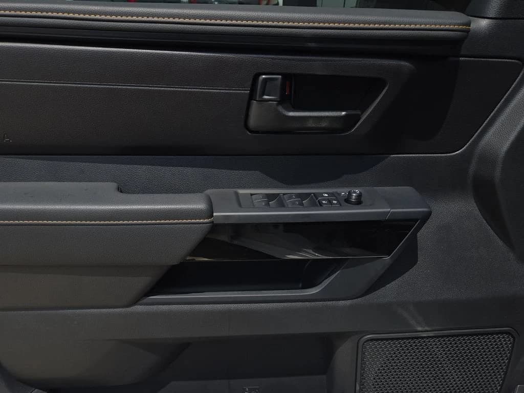 Toyota Tundra 4WD Limited CrewMax 5.5' Bed (Natl) 2026 — side view