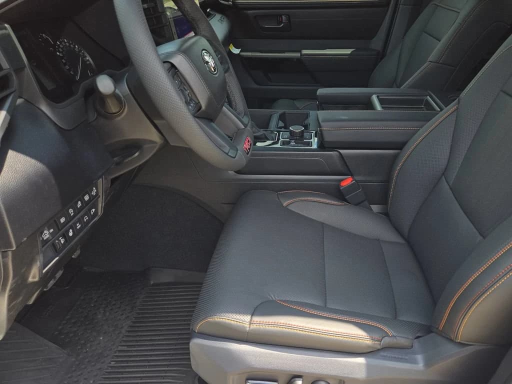 Toyota Tundra 4WD Limited CrewMax 5.5' Bed (Natl) 2026 — side view
